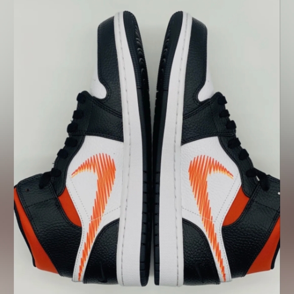 Air Jordan 1 Mid Zig-Zag Team Orange - Picture 2 of 4